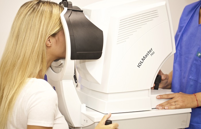 Consulta operación miopía y astigmatismo